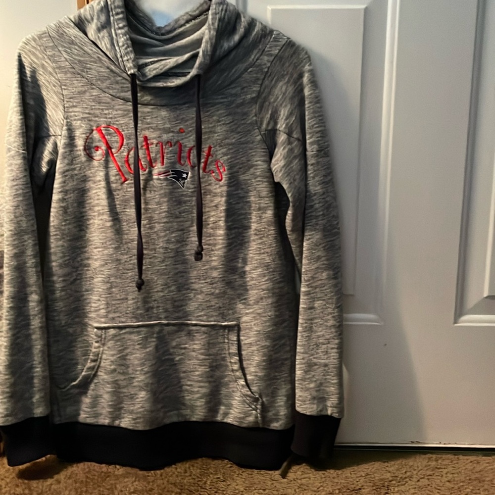 Women’s Patriot cowl neck top